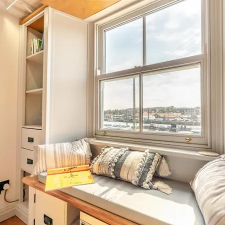 Willow Cottage- 펜션