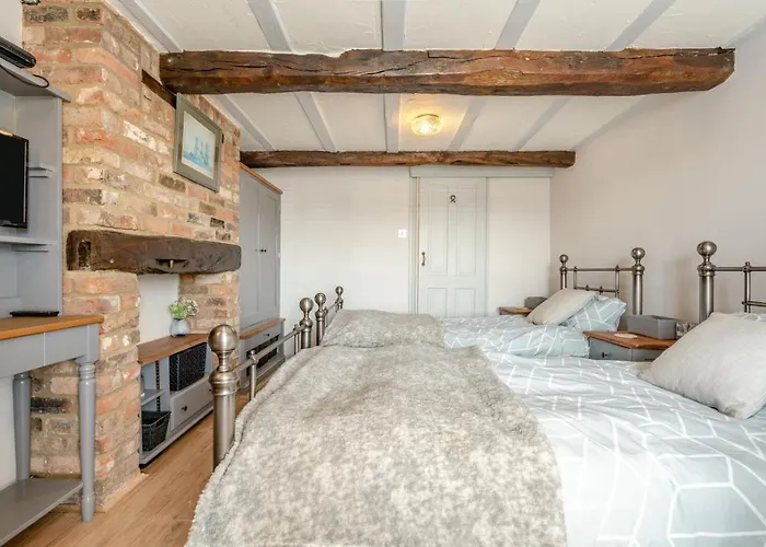 2 Bed In Oc-w29863 * Whitby