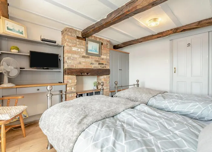 2 Bed In Oc-w29863 Whitby