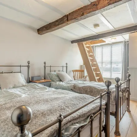 Сasa de vacaciones Willow Cottage- *