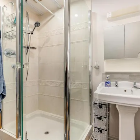 2 Bed In Oc-w29863 * Whitby