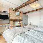 2 Bed In Oc-w29863 Whitby
